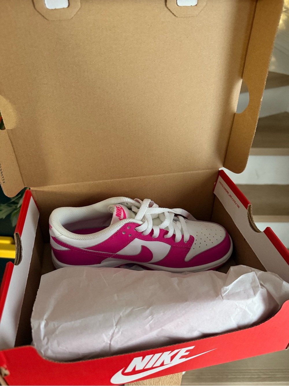 Nike Kids Low-Top Sneakers in Pink and White